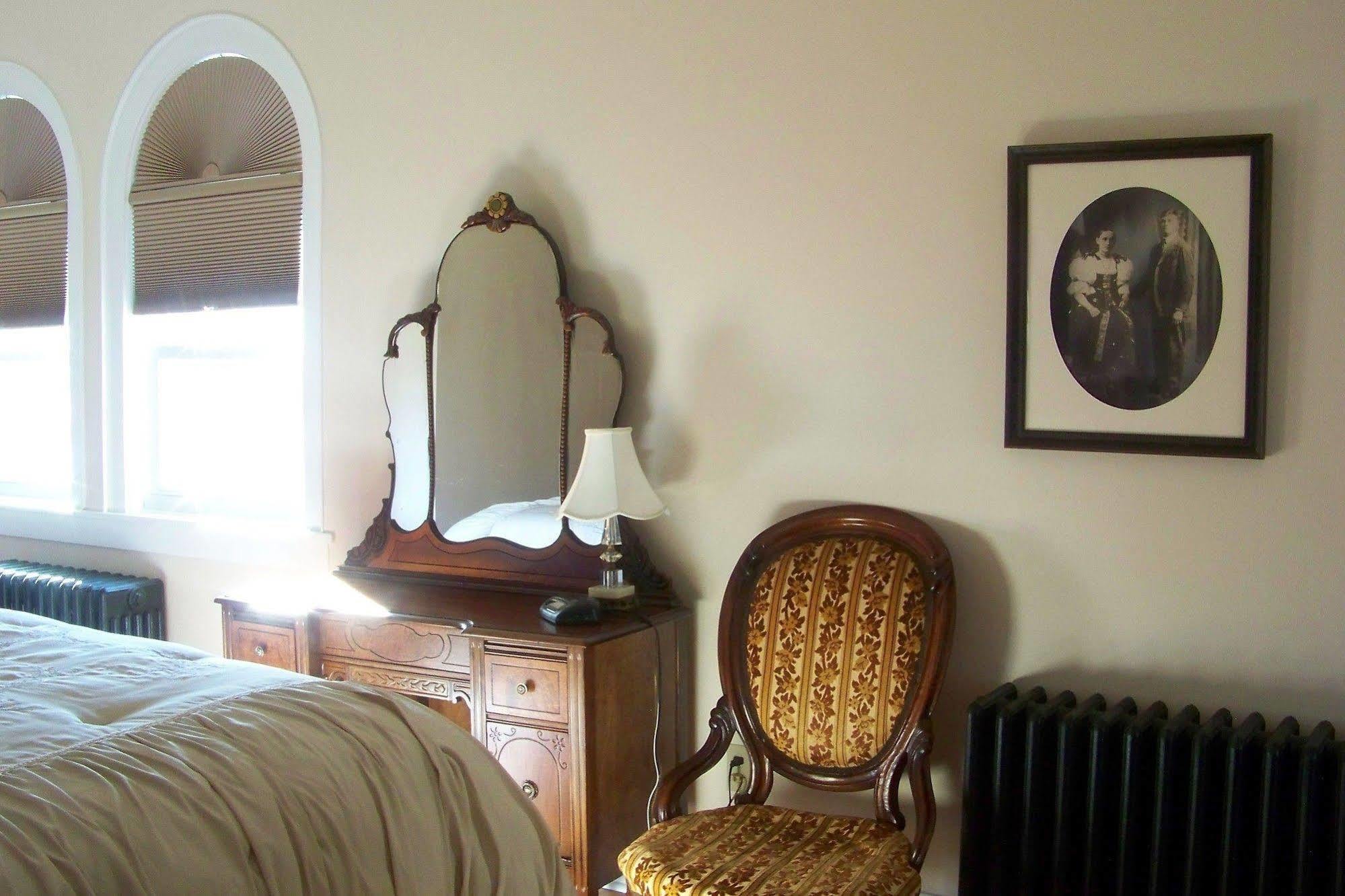 Connellsville Bed And Breakfast Екстер'єр фото
